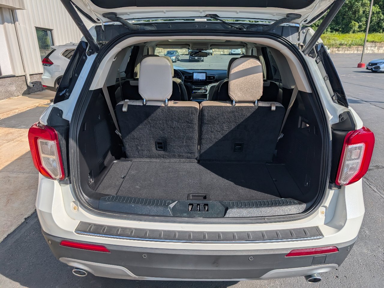 Used 2020 Ford Explorer Limited image 12