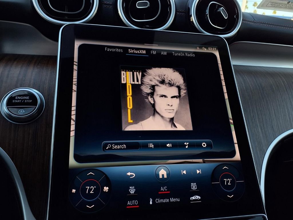 Used 2024 Mercedes-Benz GLC 300 4MATIC image 3