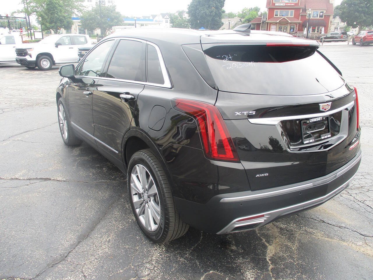 Used 2024 Cadillac XT5 Premium Luxury AWD/4WD image 7