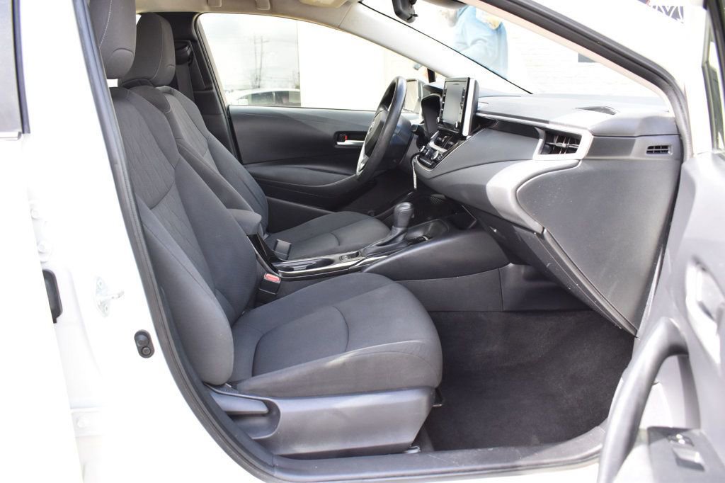 Used 2021 Toyota Corolla LE image 16