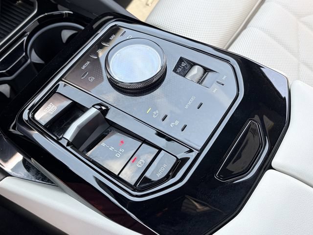 Used 2025 BMW 530i RWD image 31