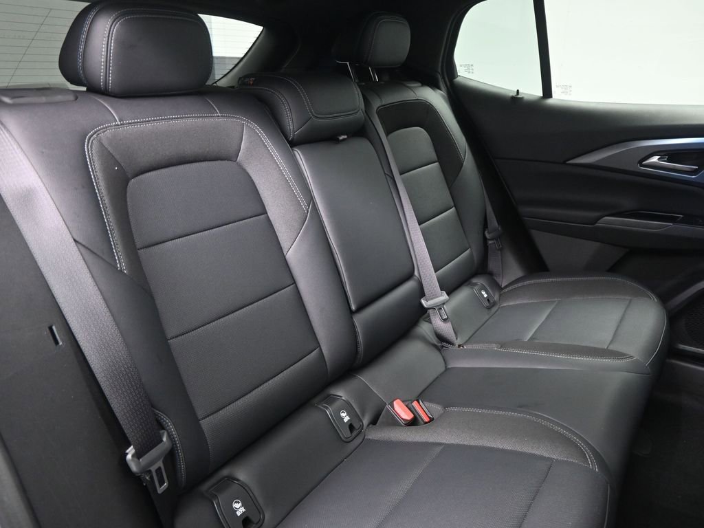 Used 2025 Chevrolet Equinox EV LT w/ Convenience Package image 13