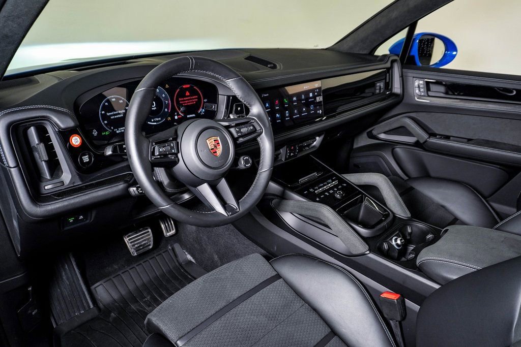 New 2025 Porsche Cayenne GTS AWD/4WD image 4