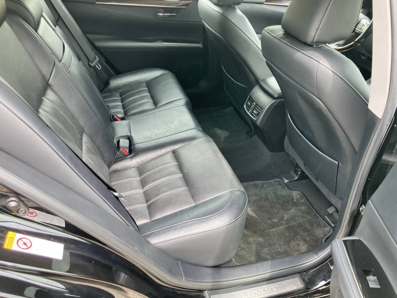Used 2016 Lexus ES 300h w/ Luxury Package w/Wood Trim FWD image 27
