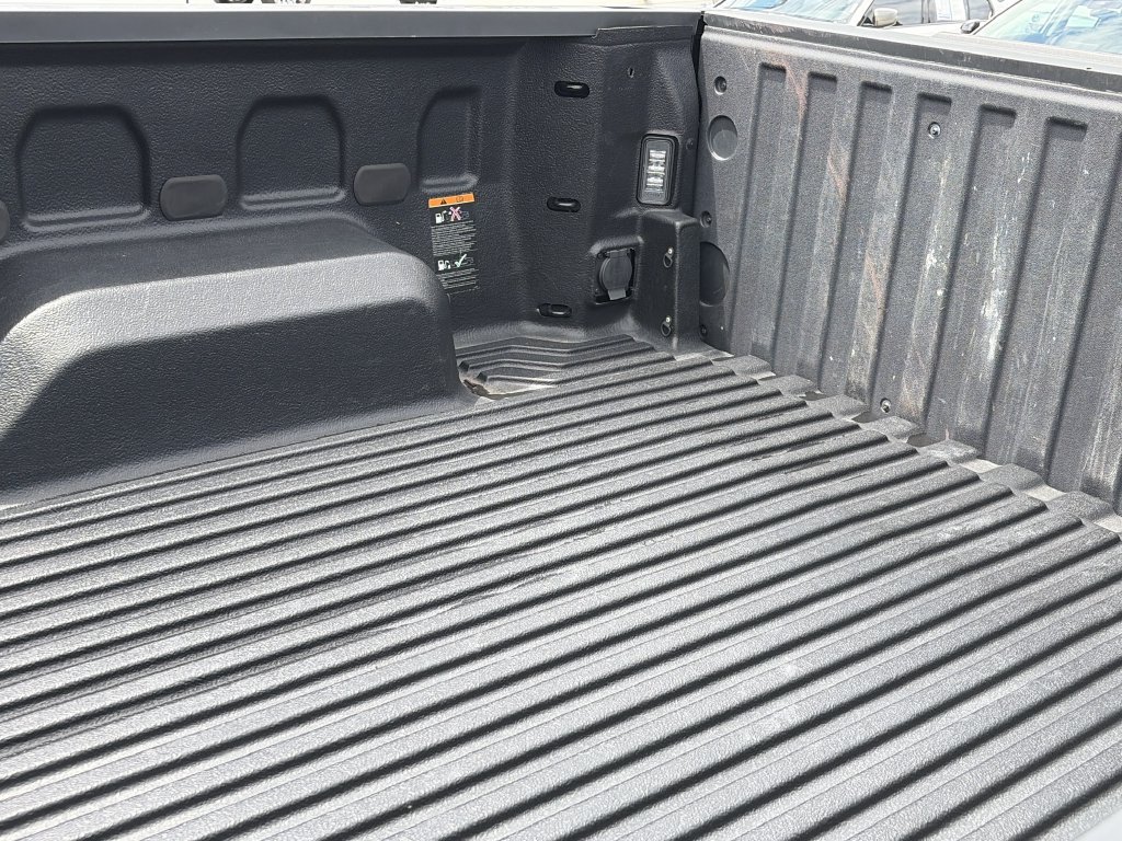 Used 2023 Chevrolet Silverado 1500 LT AWD/4WD image 28