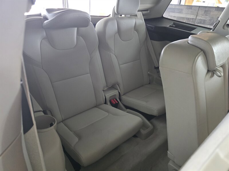 Used 2016 Volvo XC90 T6 Momentum w/ Momentum Plus Package image 20