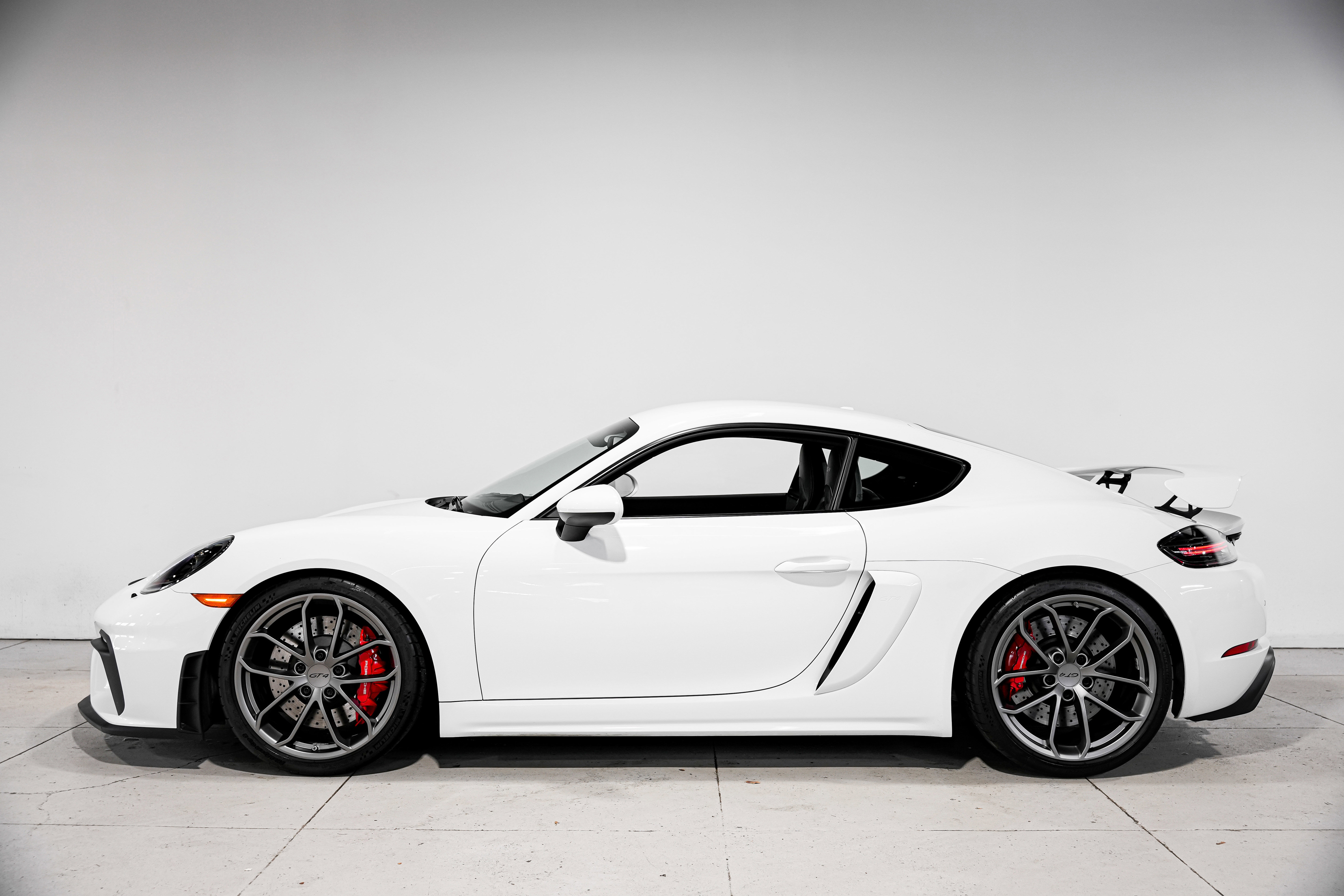 Used 2020 Porsche 718 Cayman GT4 image 7