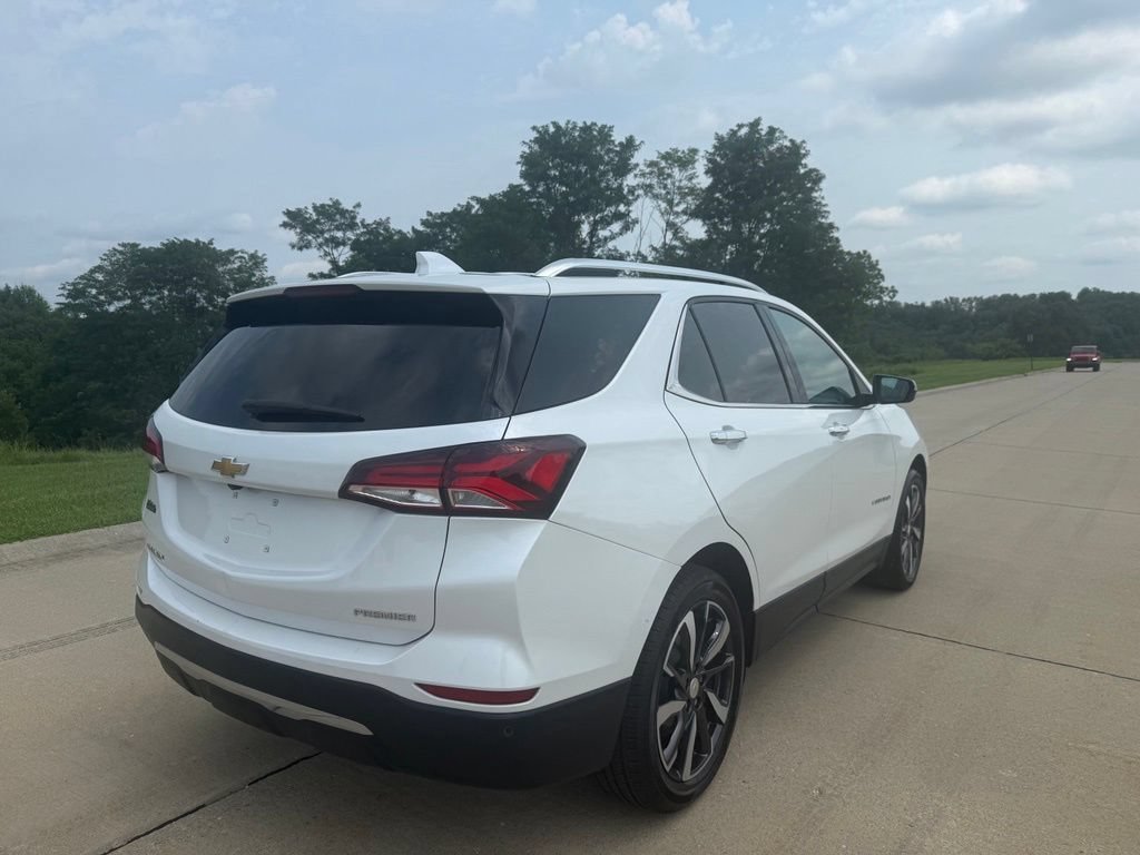 Used 2022 Chevrolet Equinox Premier FWD image 3