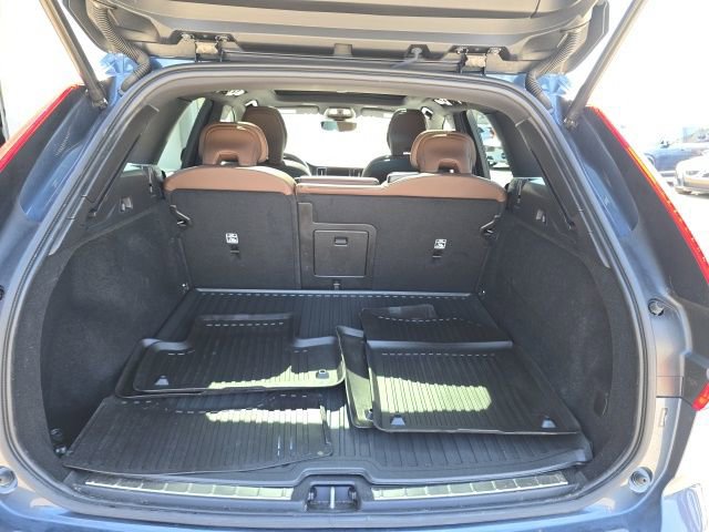 Certified 2024 Volvo XC60 B5 Plus w/ Protection Package Premier image 20