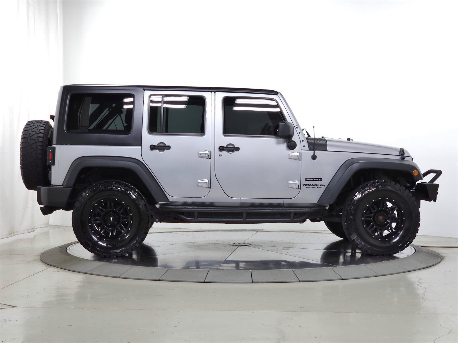 Used 2017 Jeep Wrangler Unlimited Sport w/ Quick Order Package 24S AWD/4WD image 9
