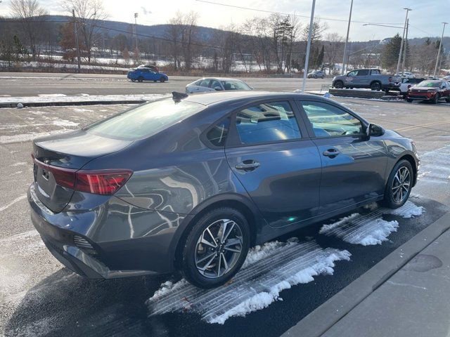 Used 2023 Kia Forte LXS image 4