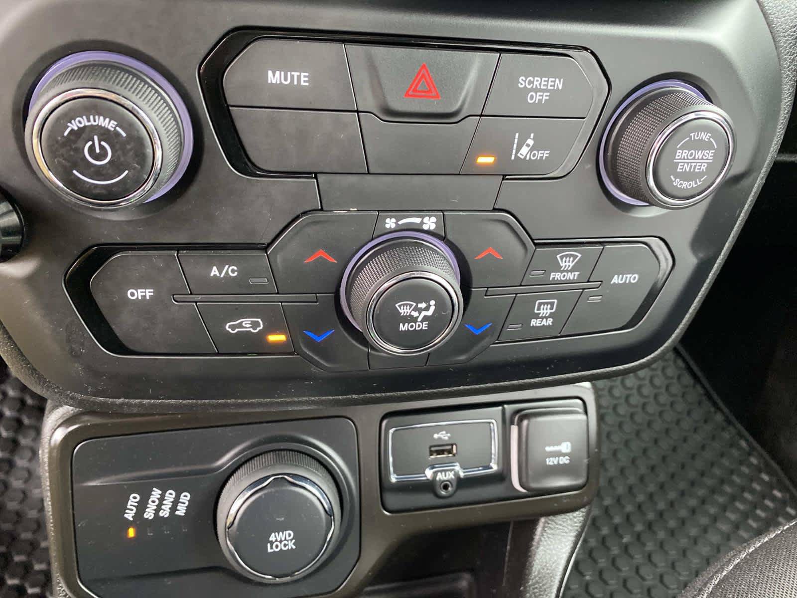 Certified 2022 Jeep Renegade Latitude AWD/4WD image 13
