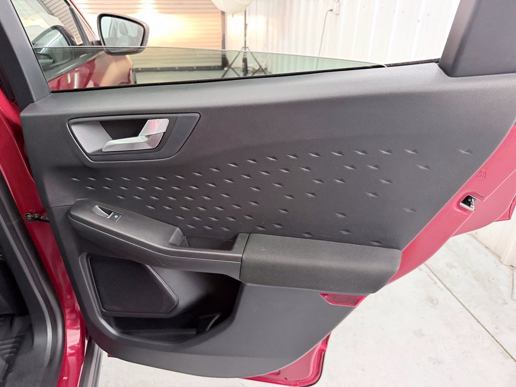 Used 2020 Ford Escape SE FWD image 39