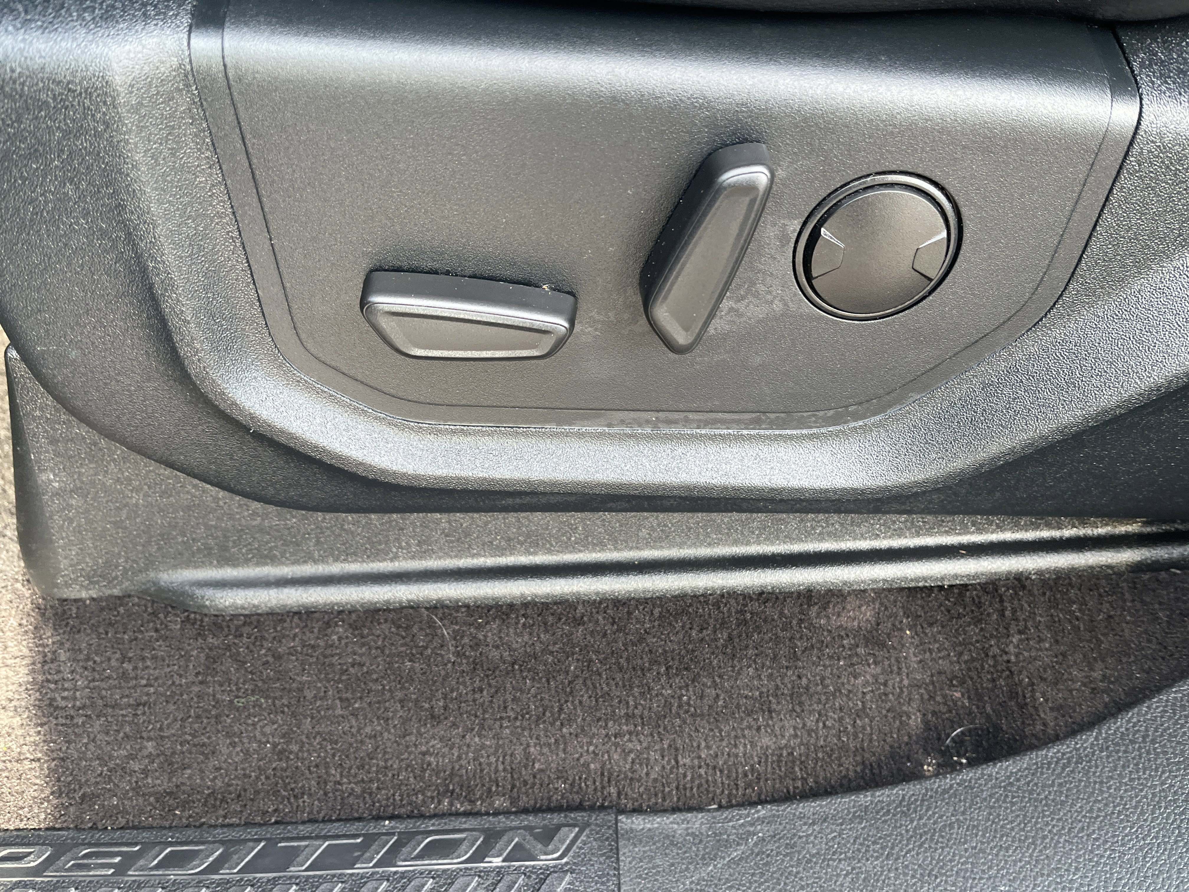 Used 2021 Ford Expedition XLT image 10