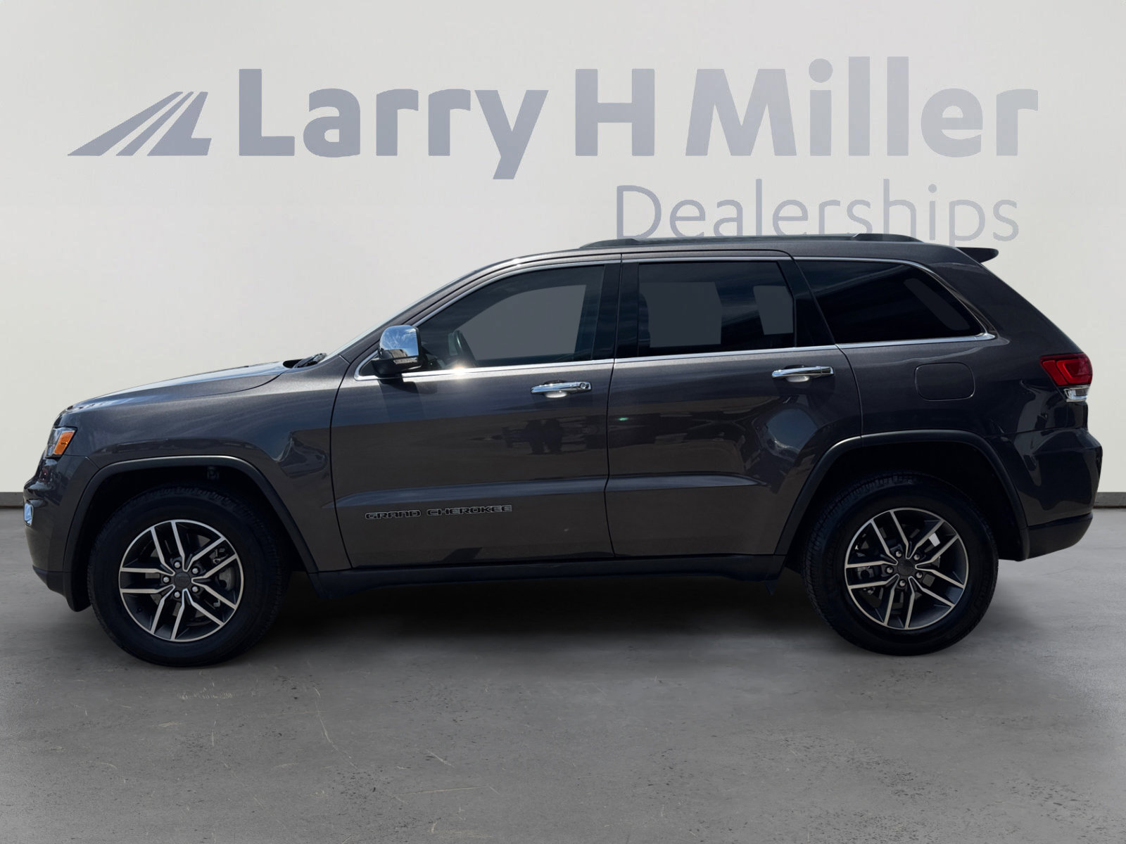 Used 2021 Jeep Grand Cherokee Limited w/ Trailer Tow Group IV AWD/4WD image 2