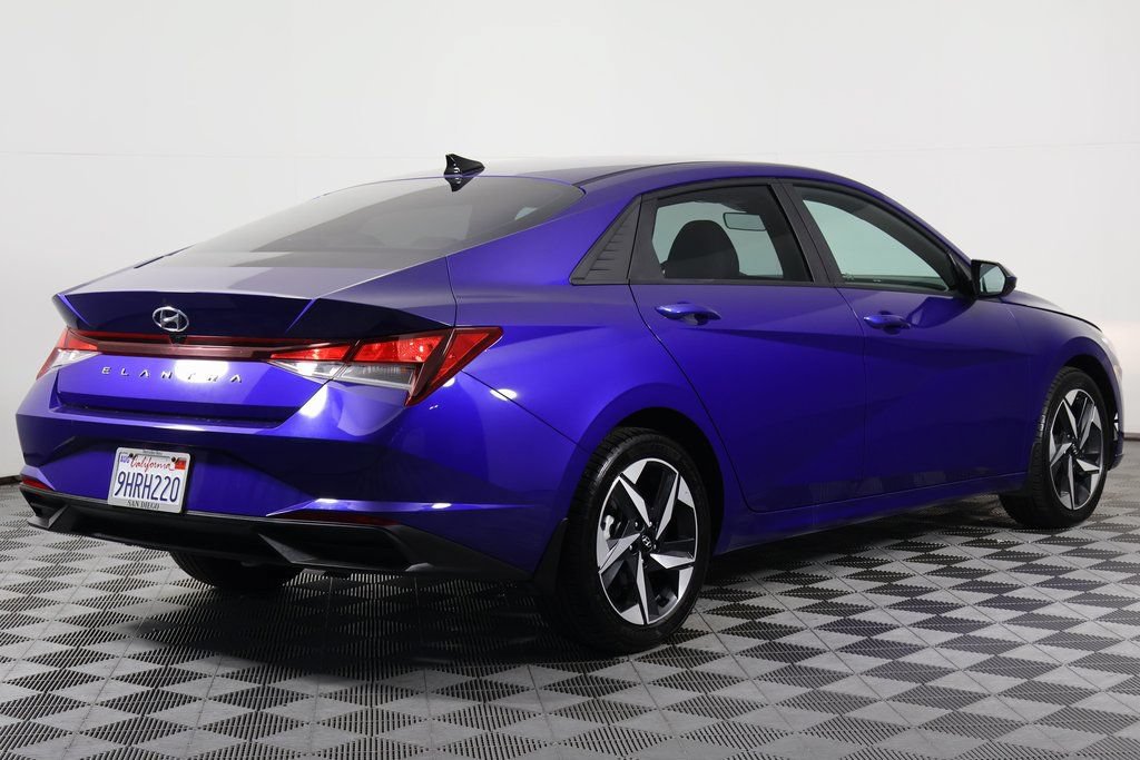 Used 2023 Hyundai Elantra SEL w/ Convenience Package FWD image 4