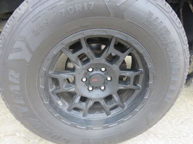 Used 2012 Suzuki Equator Premium image 9