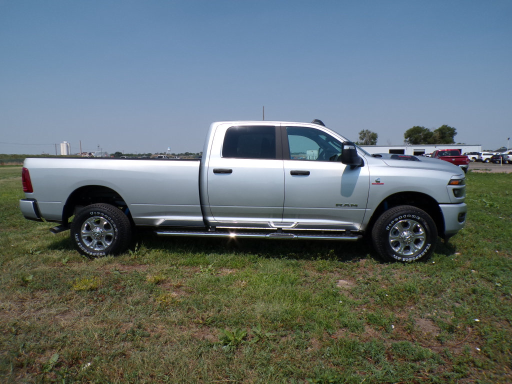 New 2026 RAM 2500 Big Horn AWD/4WD image 13