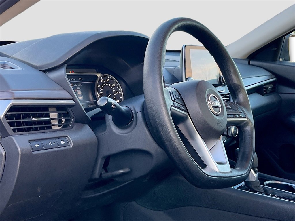 Used 2024 Nissan Altima 2.5 SV image 9