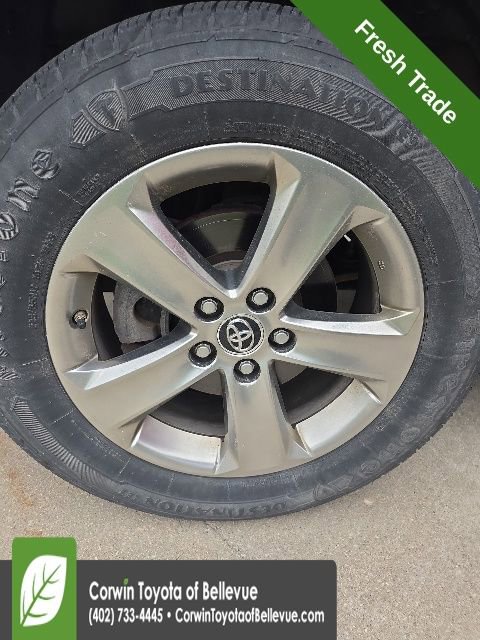 Used 2015 Toyota RAV4 XLE AWD/4WD image 12