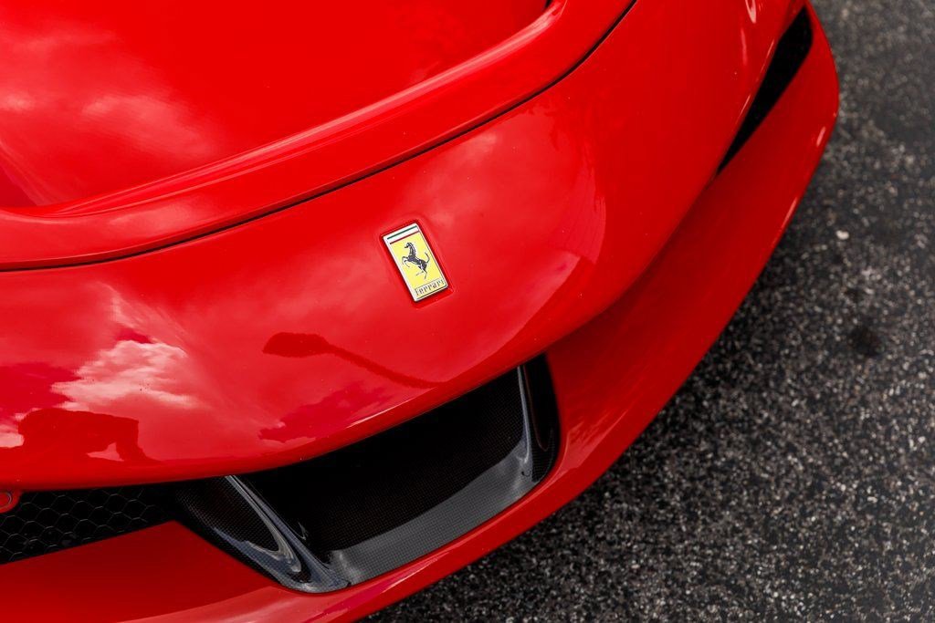 Used 2022 Ferrari SF90 Spider image 10