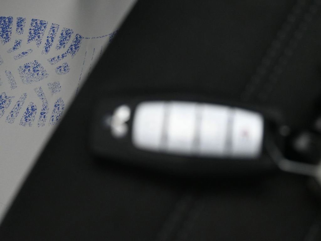 Used 2024 Mitsubishi Outlander AWD image 29