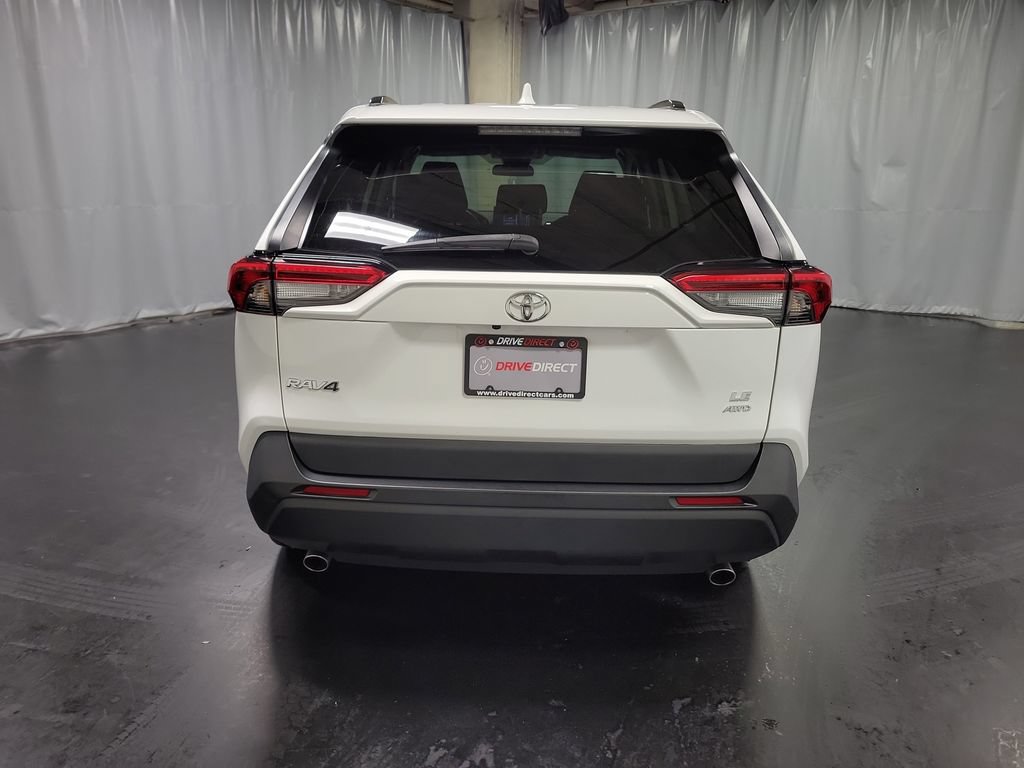Used 2021 Toyota RAV4 LE AWD/4WD image 7