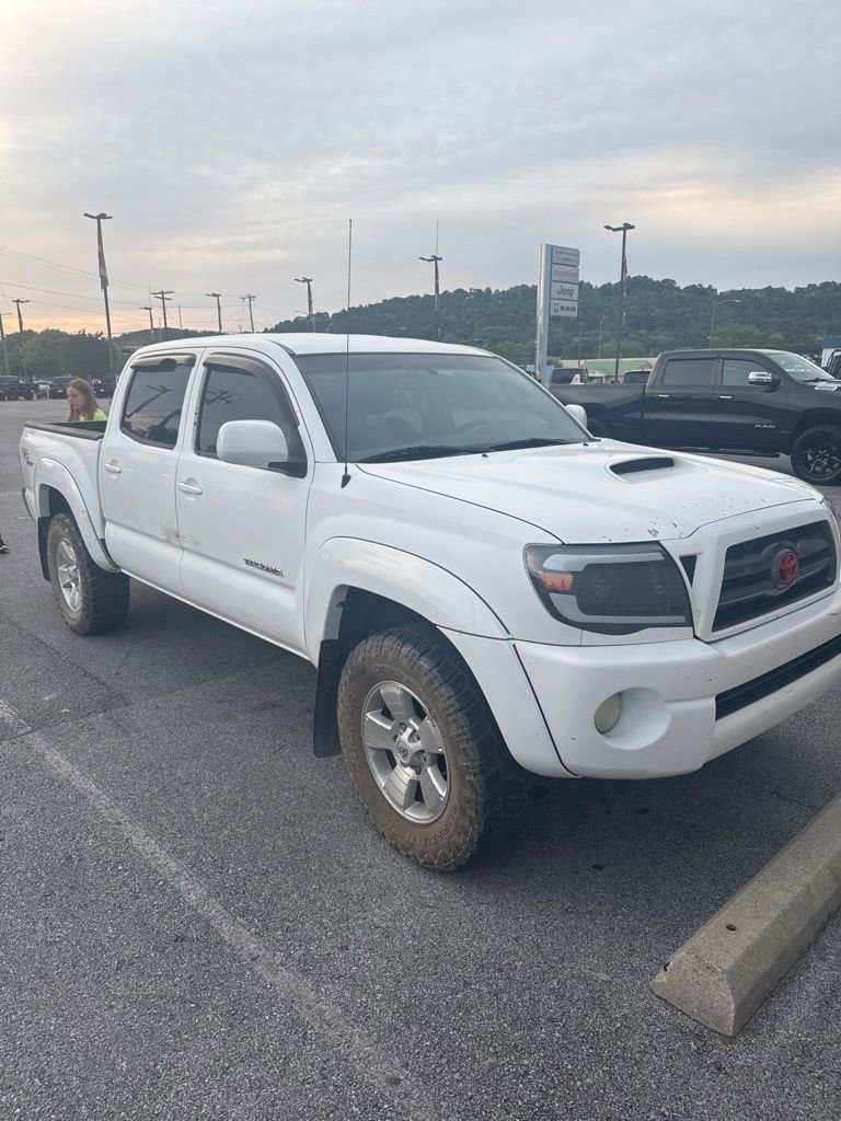 Used 2010 Toyota Tacoma PreRunner RWD image 1