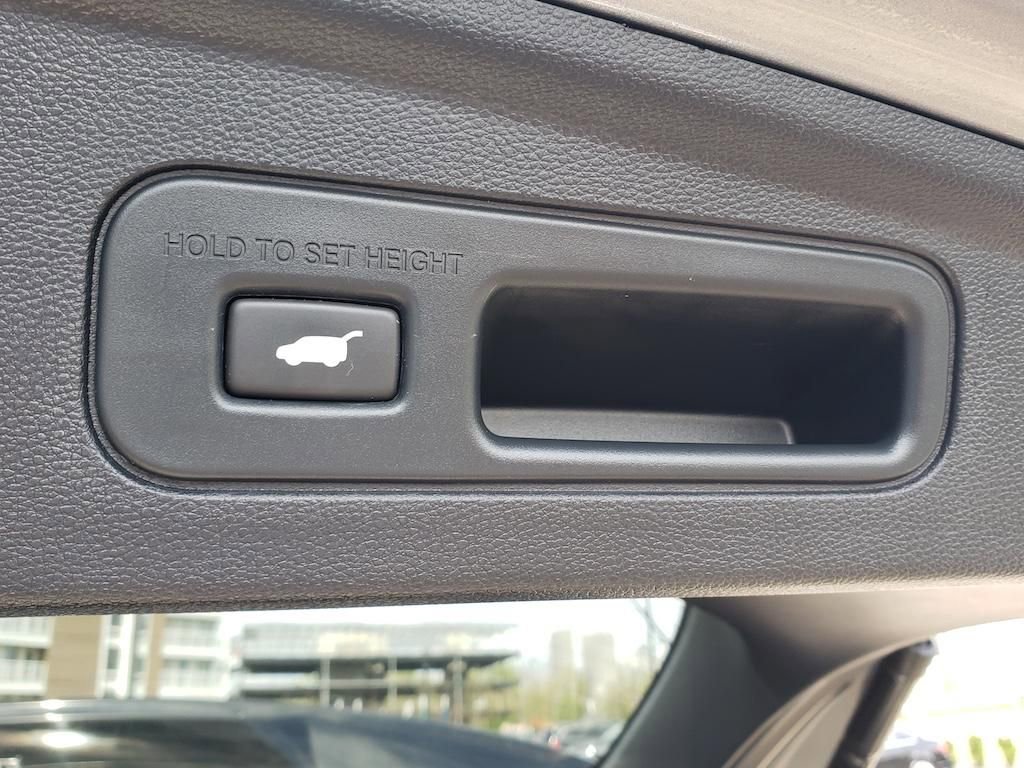 Used 2023 Acura MDX SH-AWD w/ Advance Package image 9