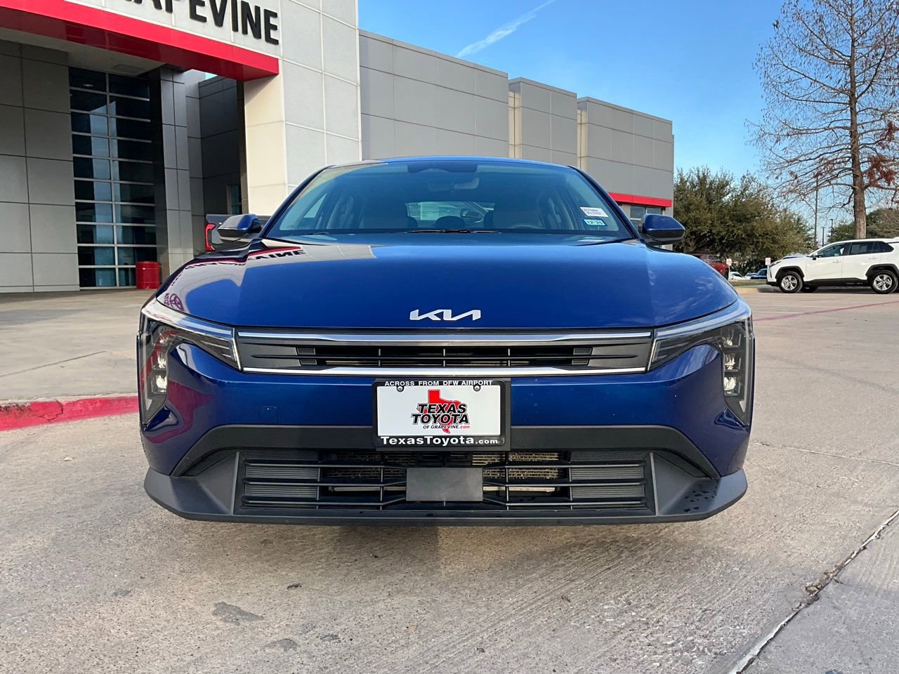 Used 2025 Kia K4 LXS image 4