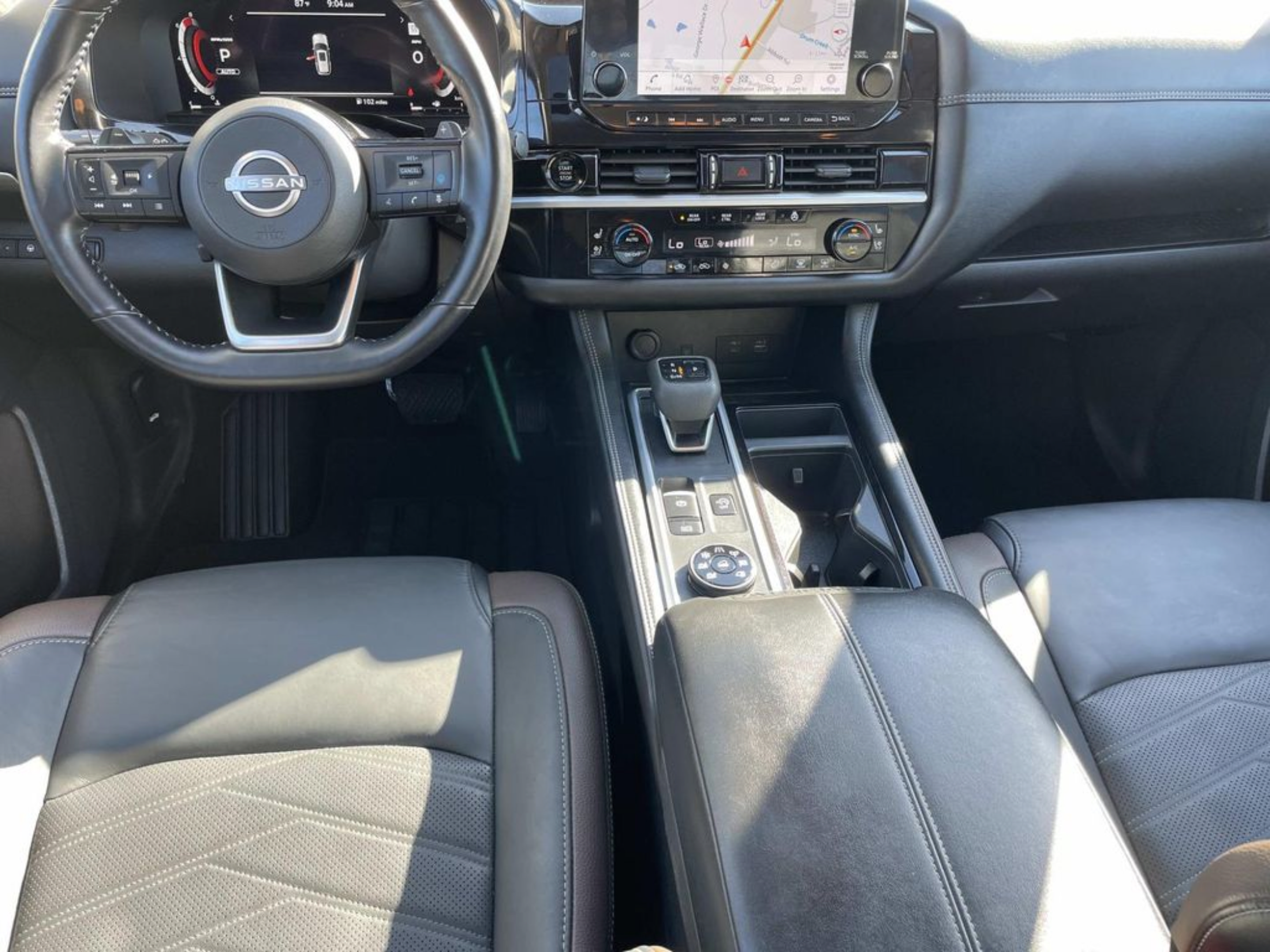 Used 2025 Nissan Pathfinder Platinum AWD/4WD image 10