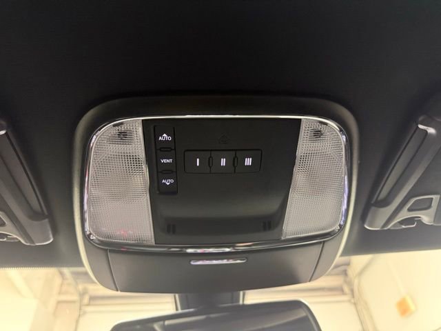 Used 2023 Dodge Charger R/T w/ Harman/Kardon Audio Group RWD image 21