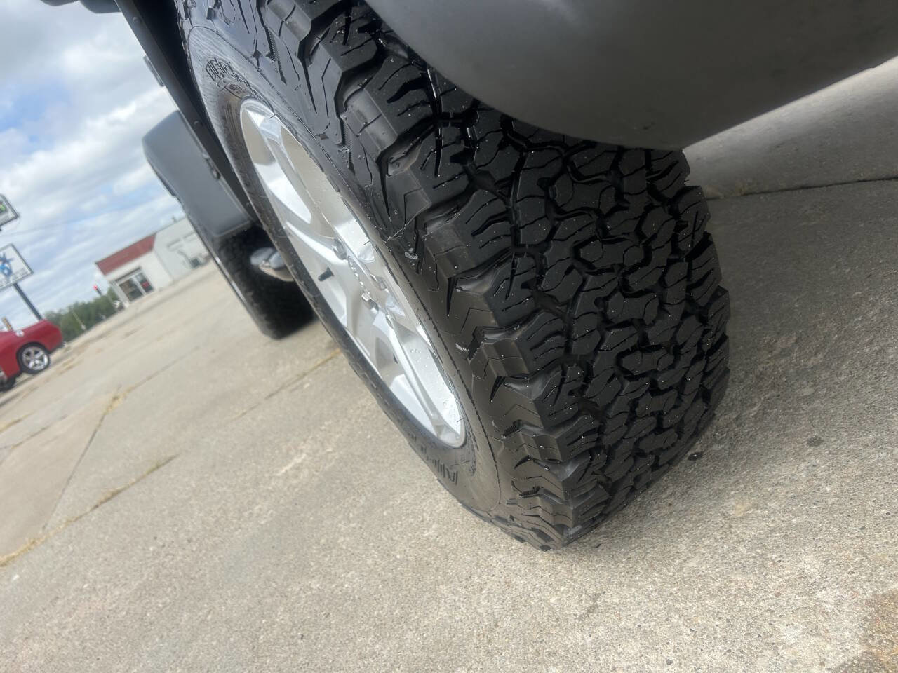 Used 2019 Jeep Wrangler Sport image 20