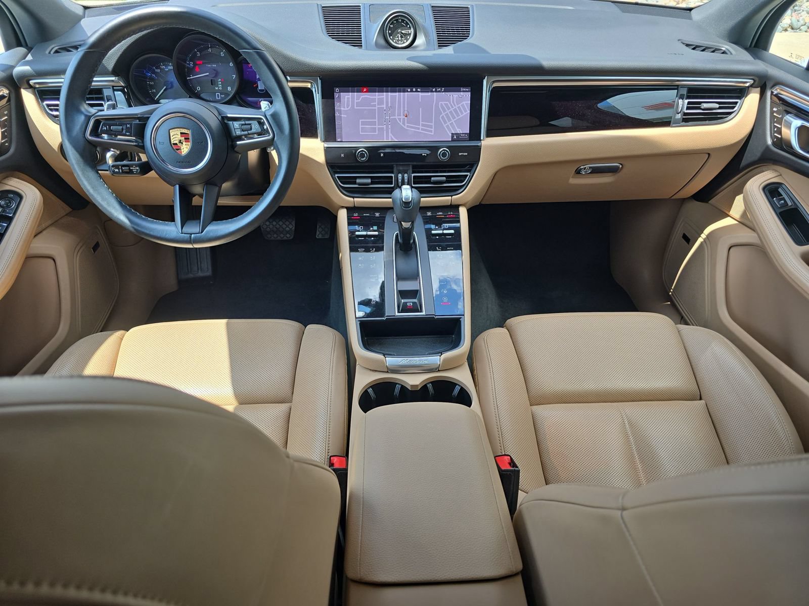 Certified 2022 Porsche Macan AWD/4WD image 13