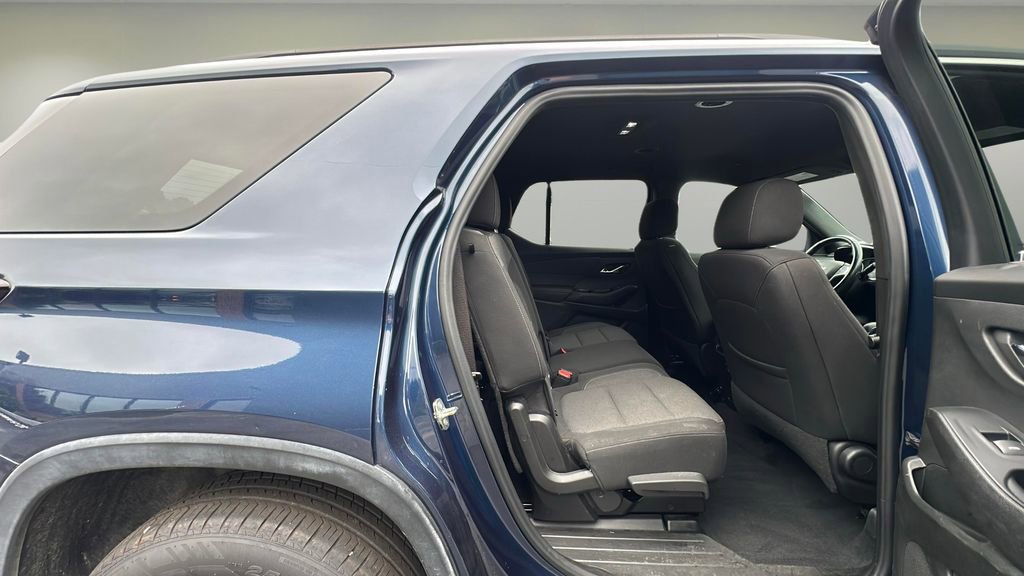 Used 2022 Chevrolet Traverse LT image 14