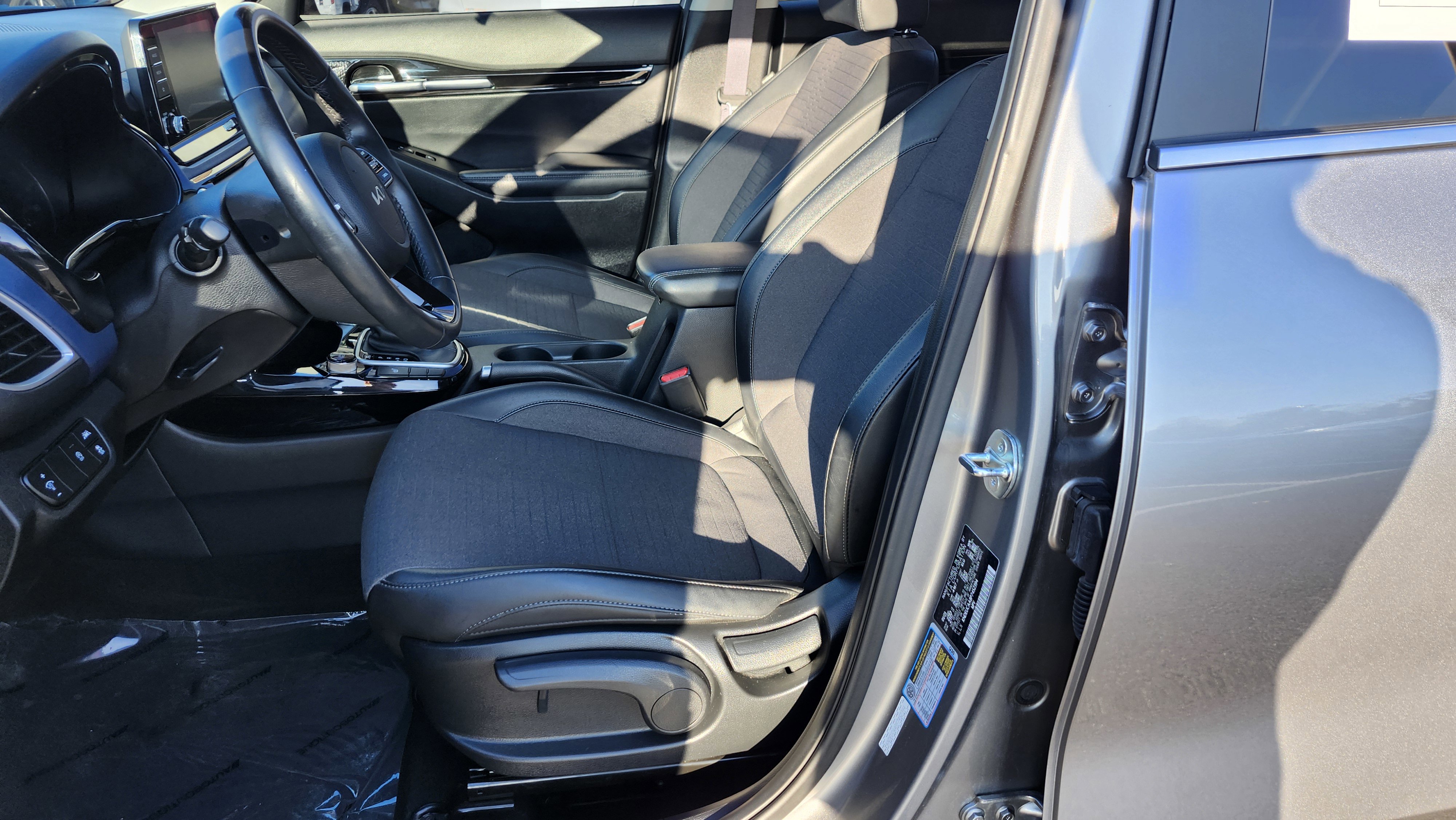 Used 2023 Kia Seltos S image 17