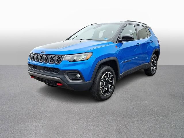 Used 2024 Jeep Compass Trailhawk image 1