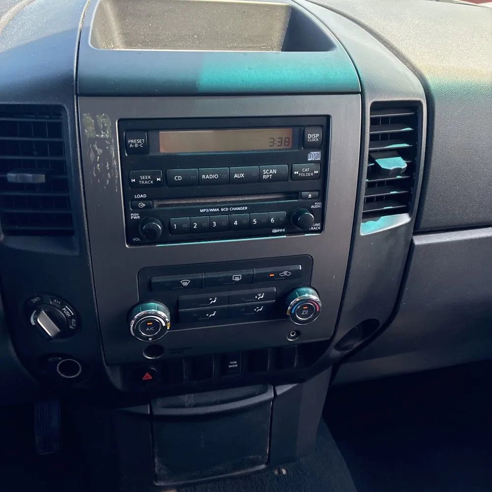 Used 2009 Nissan Titan SE w/ SE Drivers Convenience Pkg image 12