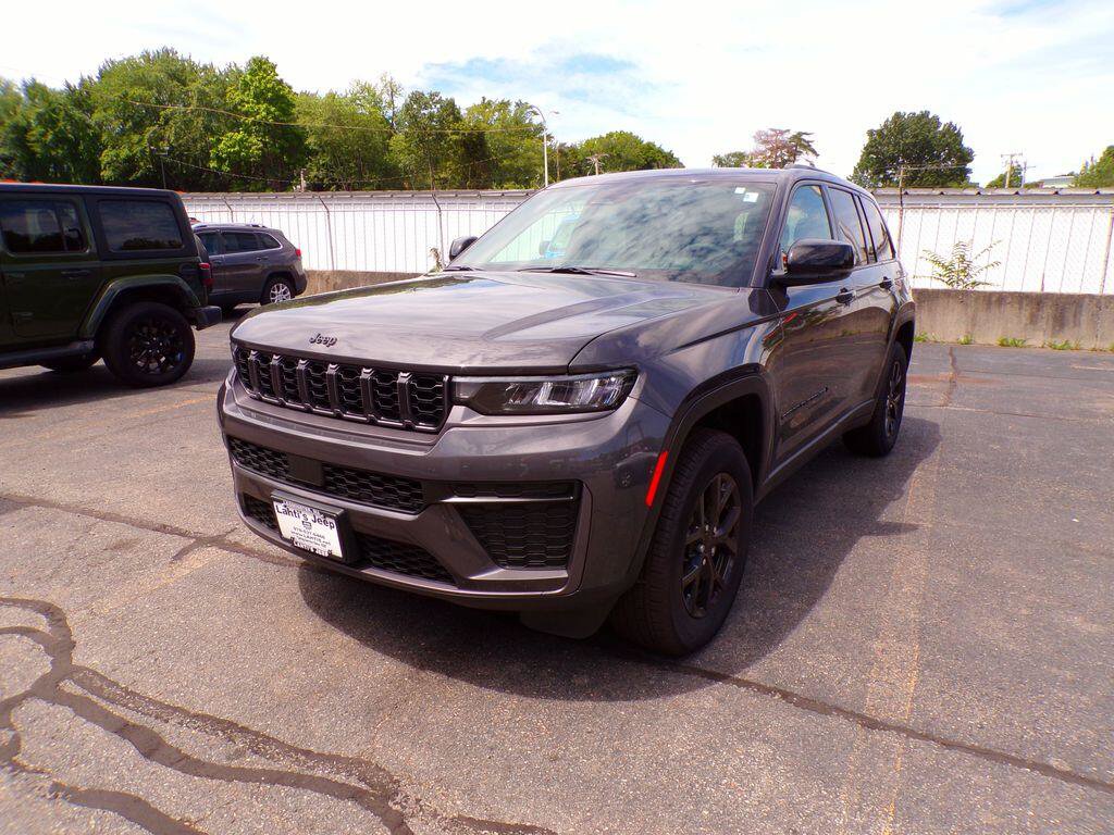 New 2026 Jeep Grand Cherokee Altitude