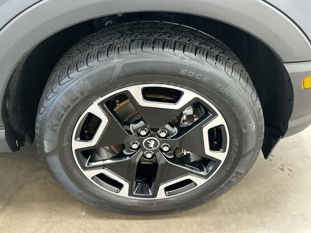 Used 2023 Ford Bronco Sport Outer Banks w/ Tech Package AWD/4WD image 5