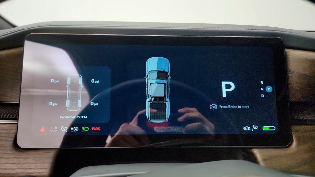 Used 2026 Rivian R1T Premium Tri AWD/4WD image 54