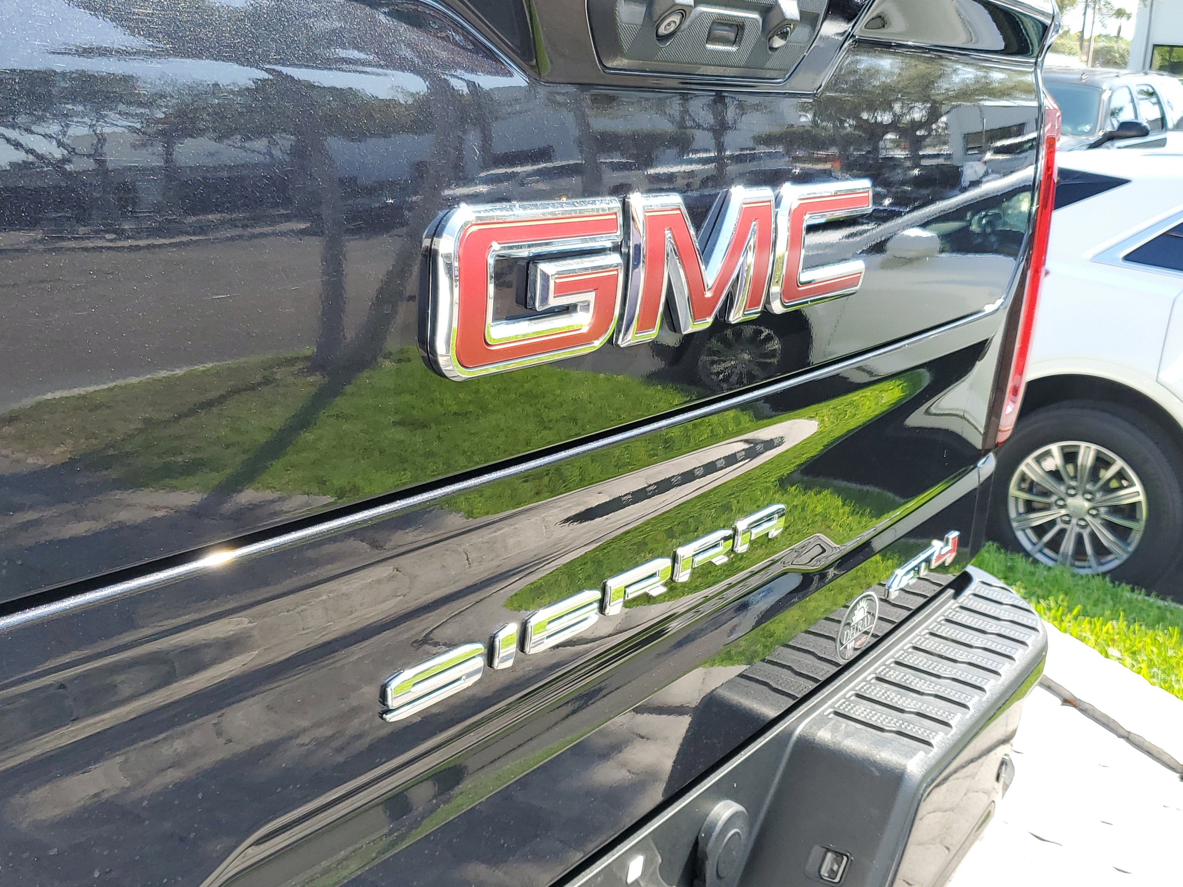 Certified 2023 GMC Sierra 1500 AT4 w/ Technology Package image 7