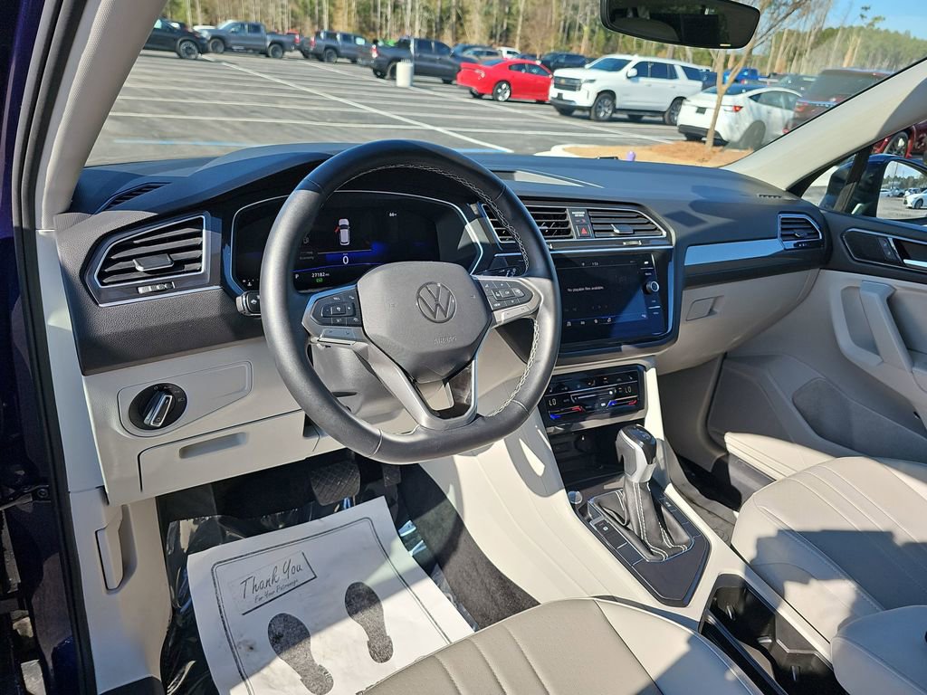 Used 2024 Volkswagen Tiguan SE image 21