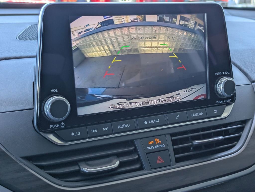 Used 2025 Nissan Altima 2.5 SV image 17