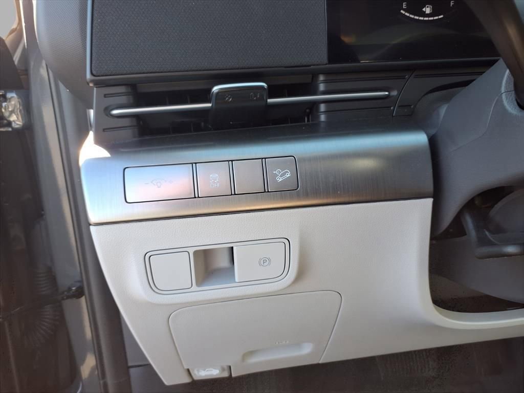 Used 2025 Hyundai Kona SEL image 14