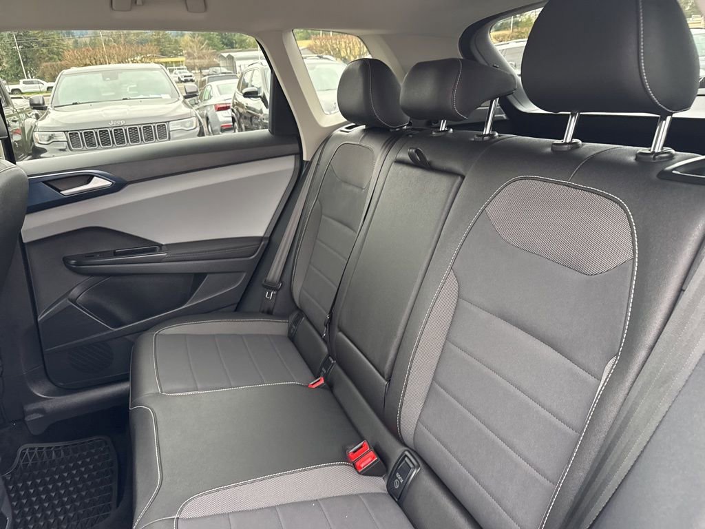 Used 2024 Volkswagen Taos SE image 24