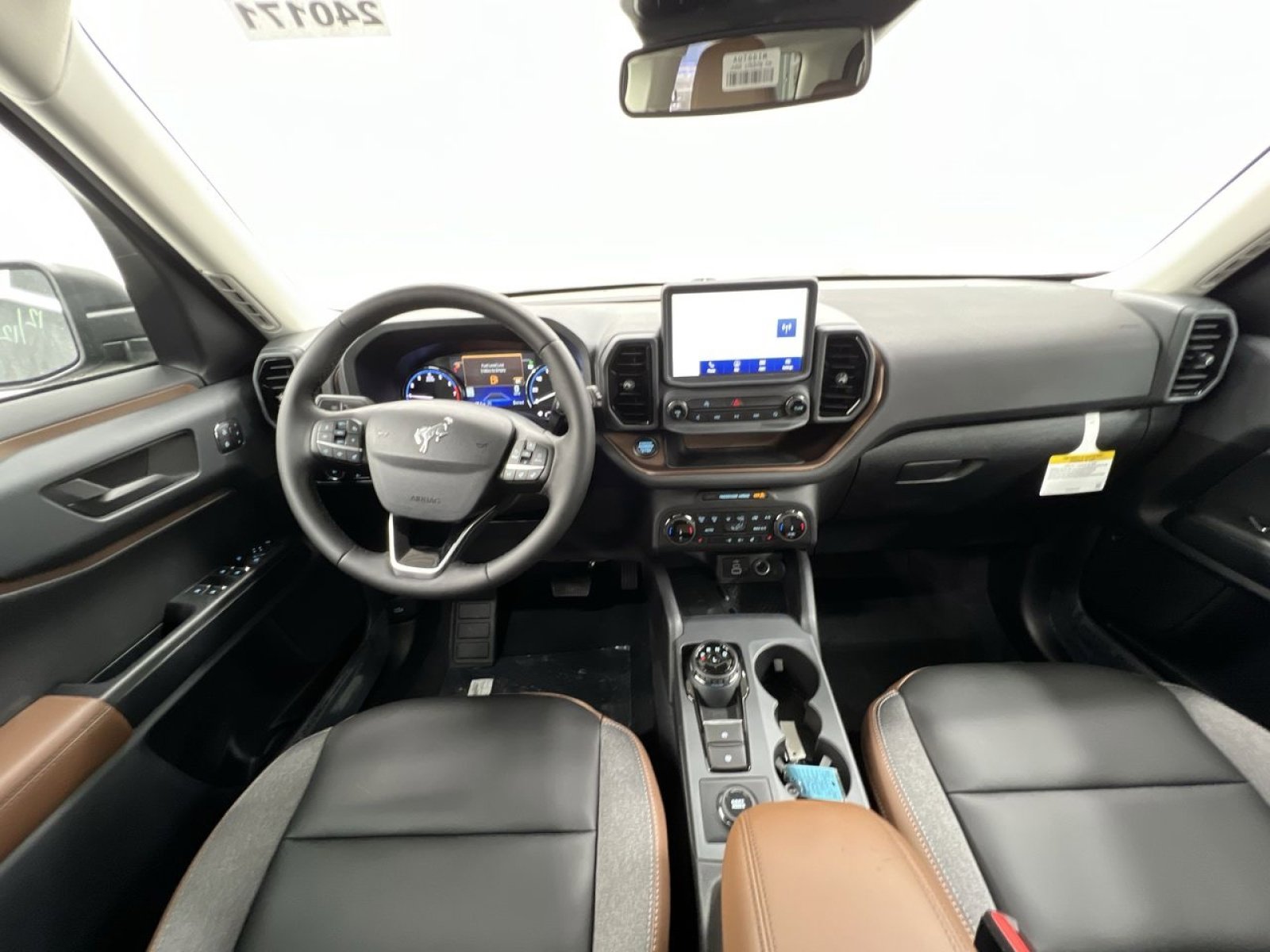 Used 2024 Ford Bronco Sport Outer Banks w/ Tech Package AWD/4WD image 13