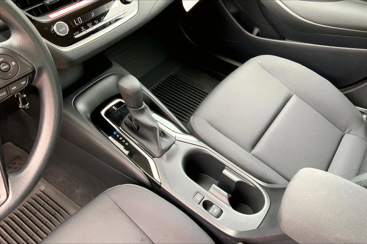 Used 2026 Toyota Corolla LE FWD image 16