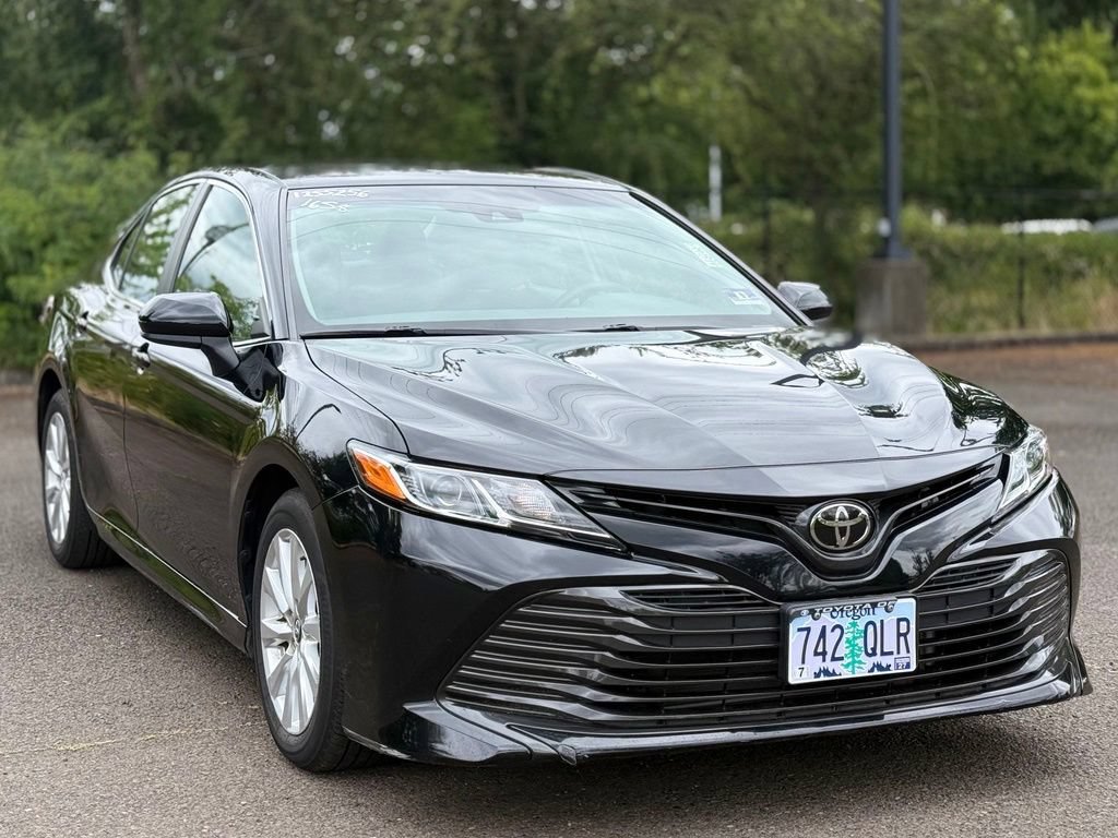 Used 2018 Toyota Camry LE FWD image 7