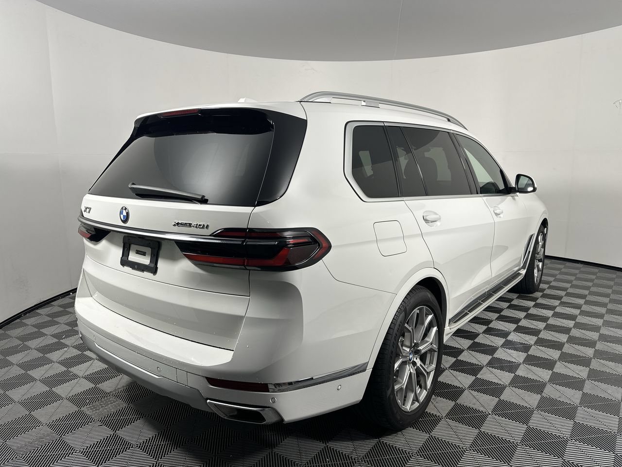Used 2025 BMW X7 xDrive40i AWD/4WD image 19